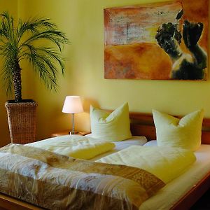 Comfort Zimmer mit Kingsize-Bett